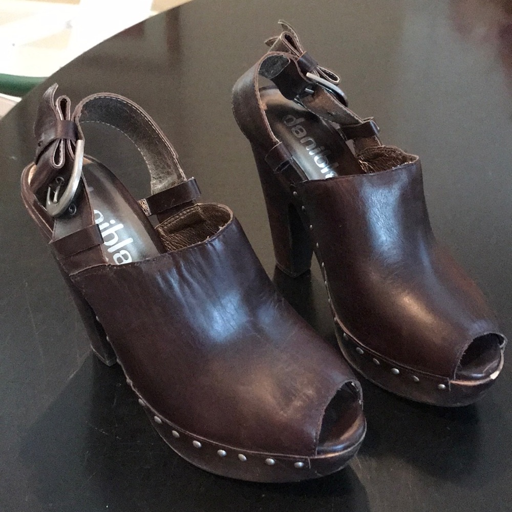 Daniblack peep toe heel
